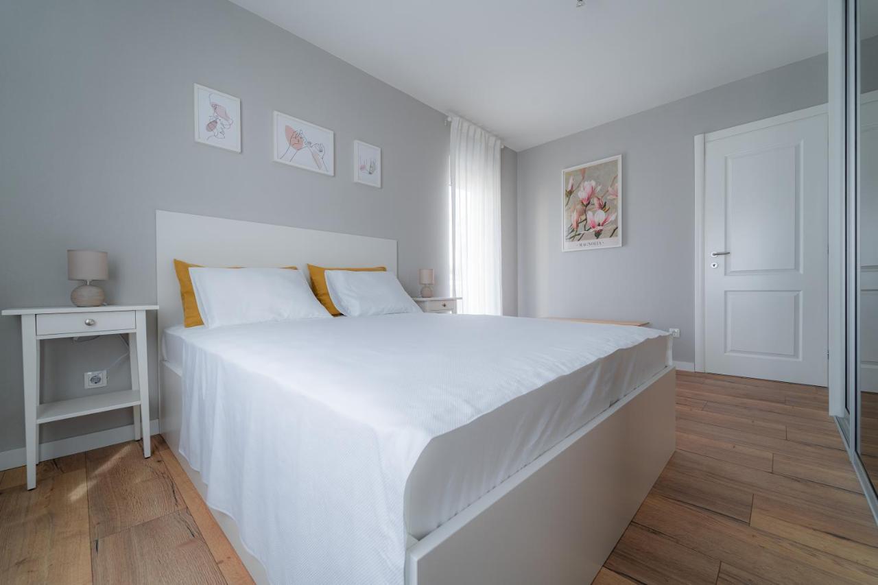 Luxury Apartment Laluna Kamen エクステリア 写真