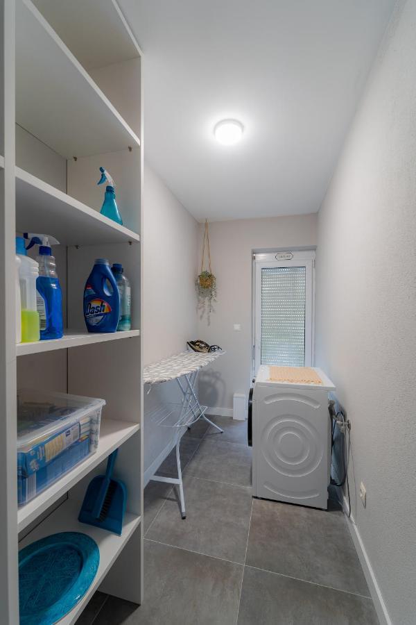 Luxury Apartment Laluna Kamen エクステリア 写真
